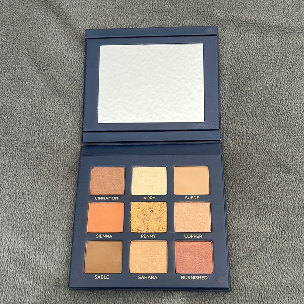Beautycounter classic eyeshadow palette